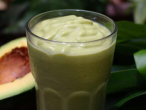 Salmorejo de aguacate